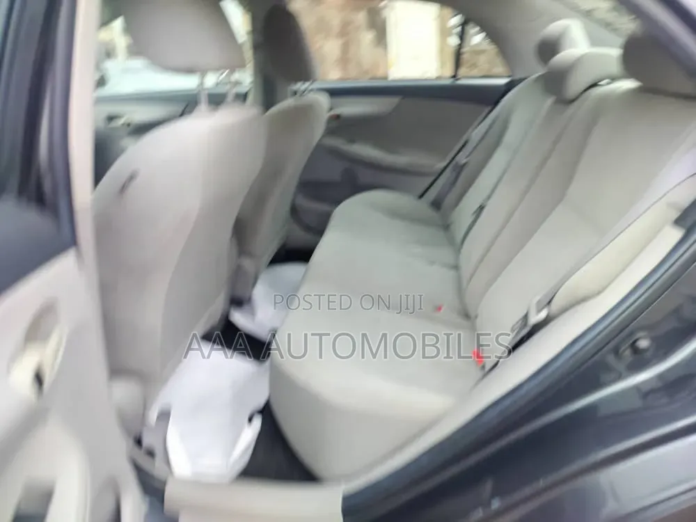 Toyota Corolla 2011 Gray