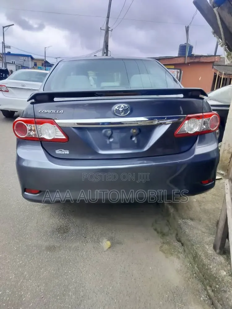Toyota Corolla 2011 Gray