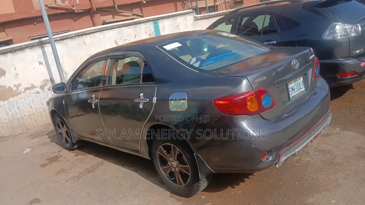 Toyota Corolla 2009 Gray