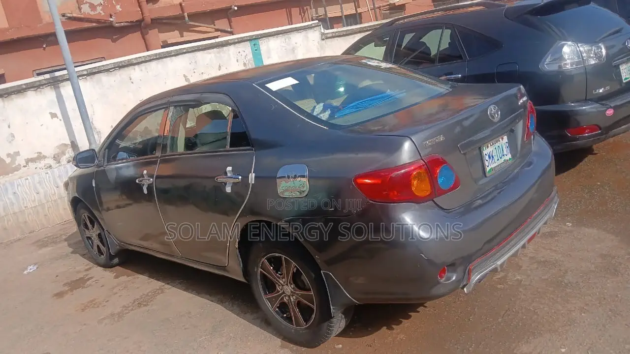 Toyota Corolla 2009 Gray