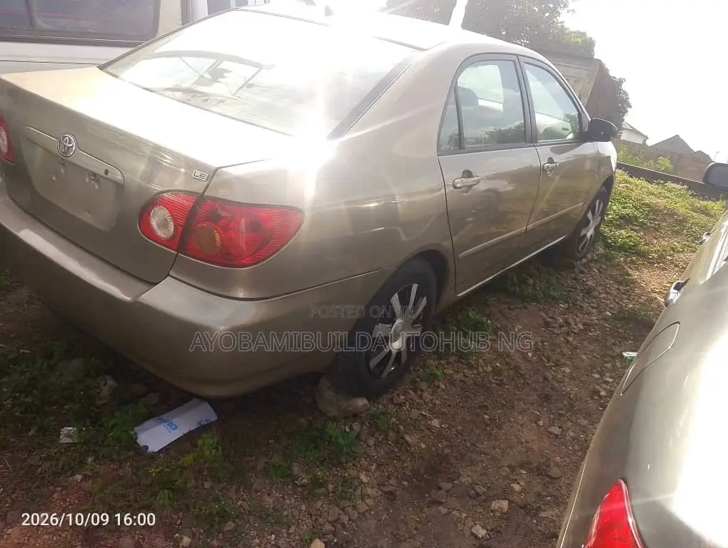 Toyota Corolla 2004 Gold
