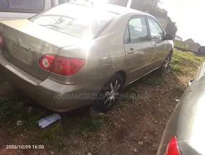 Toyota Corolla 2004 Gold