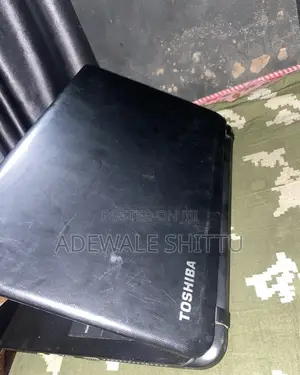 Laptop Toshiba Satellite A500 4GB HDD 500GB