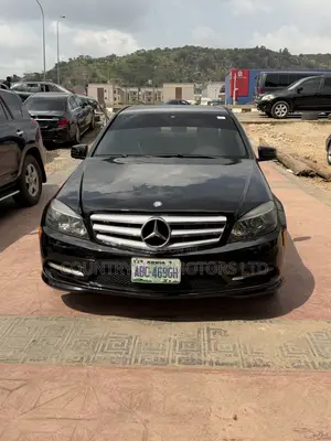 Mercedes-Benz C300 Luxury Sedan AWD (3.0L 6cyl 7A) 2009 Black
