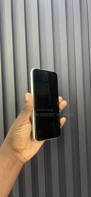 Apple iPhone 11 64 GB White