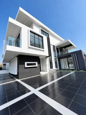 5bdrm Duplex in Lakeview Estate, Chevron for sale
