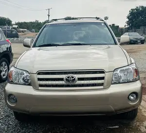 Toyota Highlander Limited V6 2005 Gold