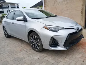Toyota Corolla SE Special Edition 4dr Sedan (1.8L 4cyl CVT) 2017 Silver