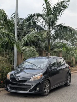 Toyota Yaris SE Hatchback 5dr 2012 Black