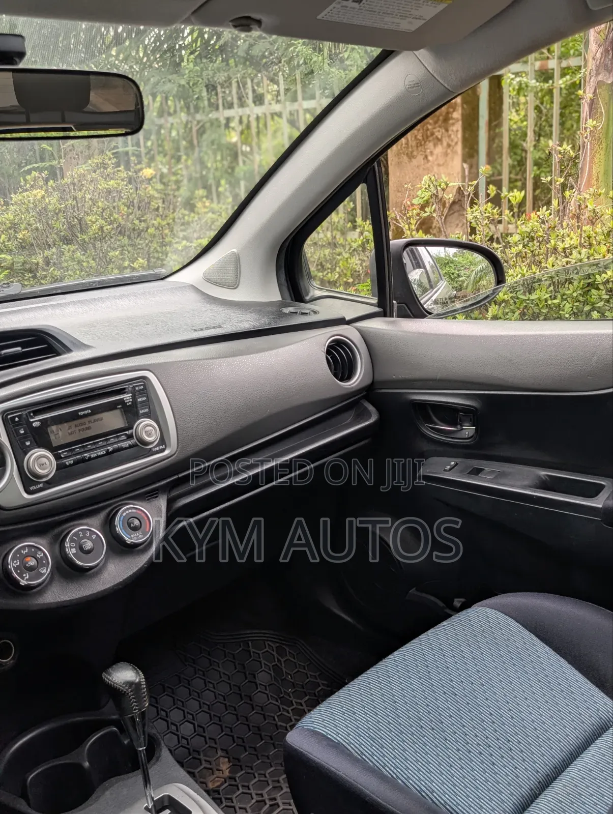 Toyota Yaris SE Hatchback 5dr 2012 Black