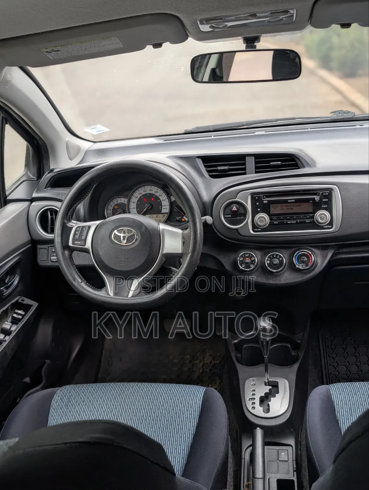 Toyota Yaris SE Hatchback 5dr 2012 Black