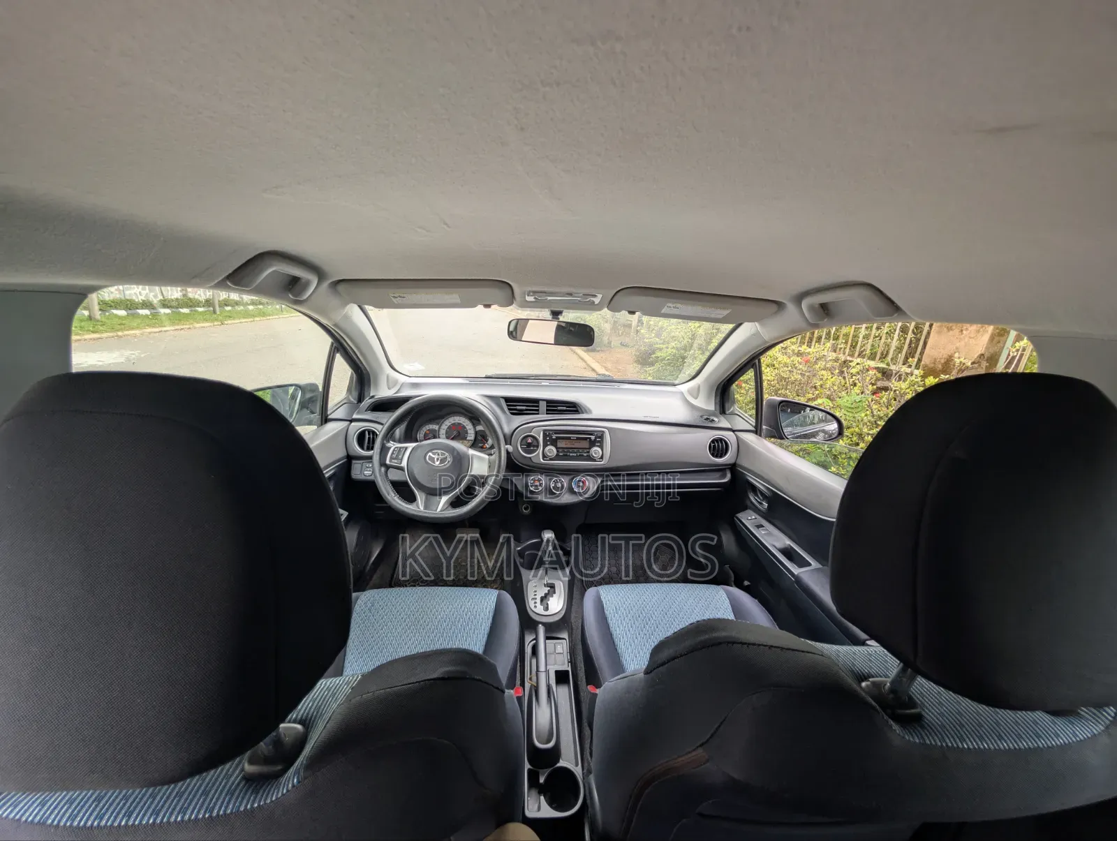 Toyota Yaris SE Hatchback 5dr 2012 Black