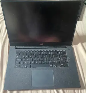 Laptop Dell Precision 5520 24GB Intel Core i7 SSD 500GB