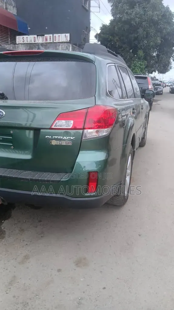 Subaru Outback 2014 Green