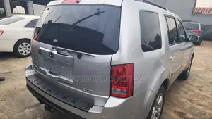 Honda Pilot 2012 Silver