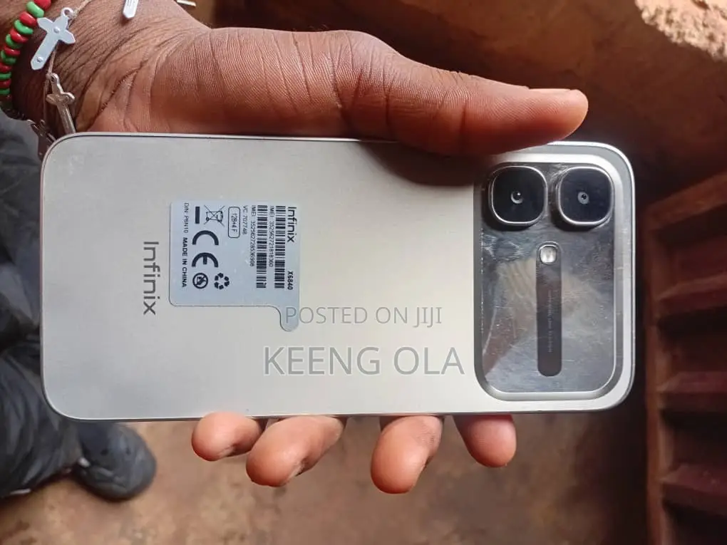 Infinix Smart 20 128 GB Silver