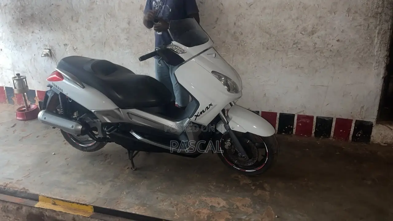 Yamaha Majesty 2013 White