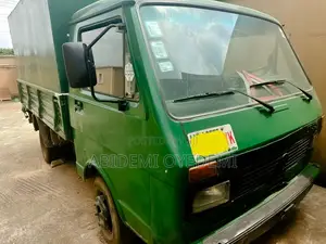 Volkswagen Truck 2000 Green for Sale