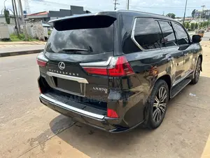 Lexus LX 2018 Black