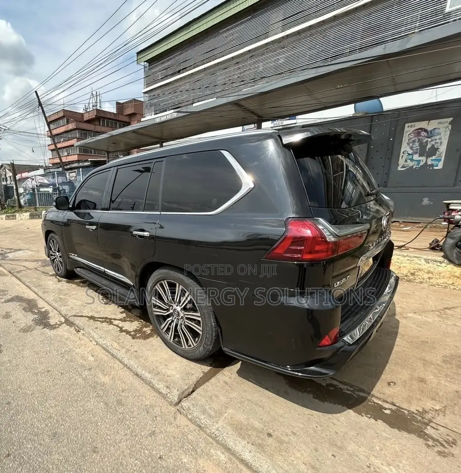 Lexus LX 2018 Black
