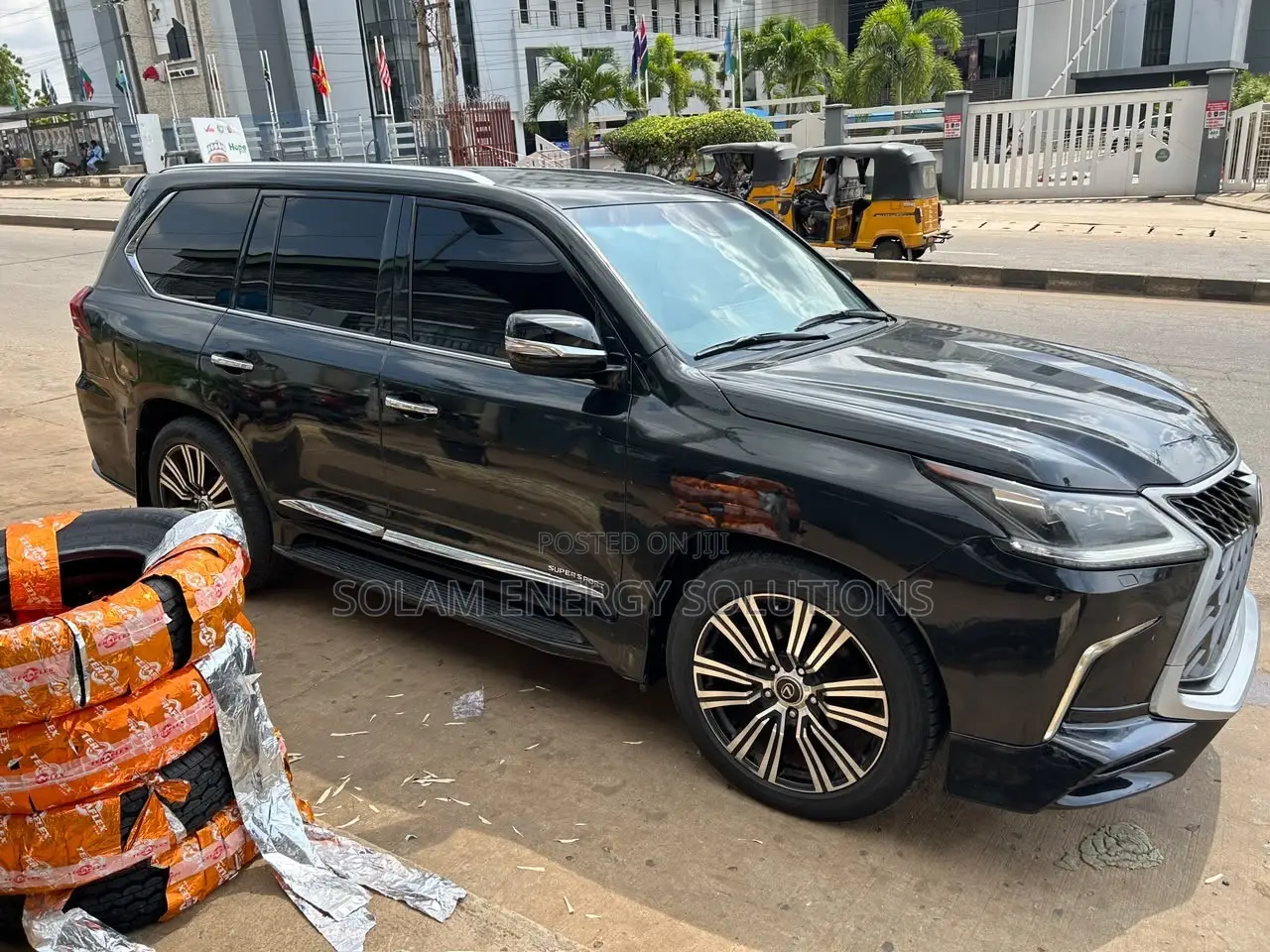 Lexus LX 2018 Black