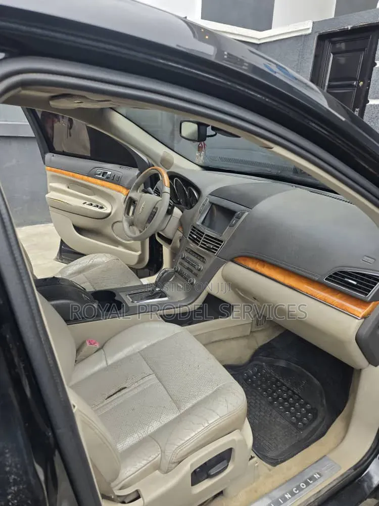 Lincoln MKT 2011 Black