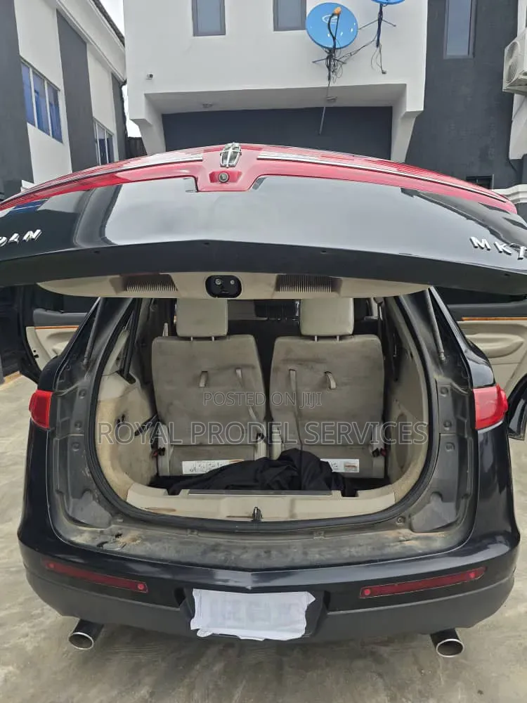 Lincoln MKT 2011 Black
