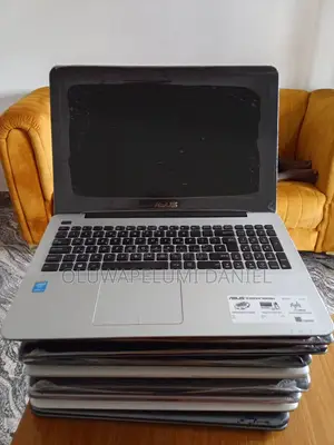 Laptop Asus X555LA 8GB Intel Core i5 HDD 500GB