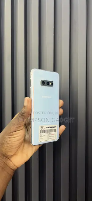 Samsung Galaxy S10e 128 GB Silver