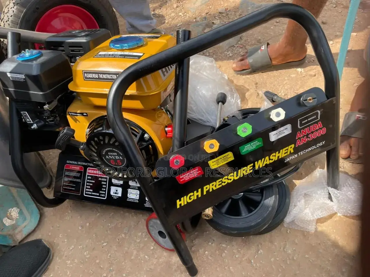 High Pressure Washer With Multiple Nozzle Mouut