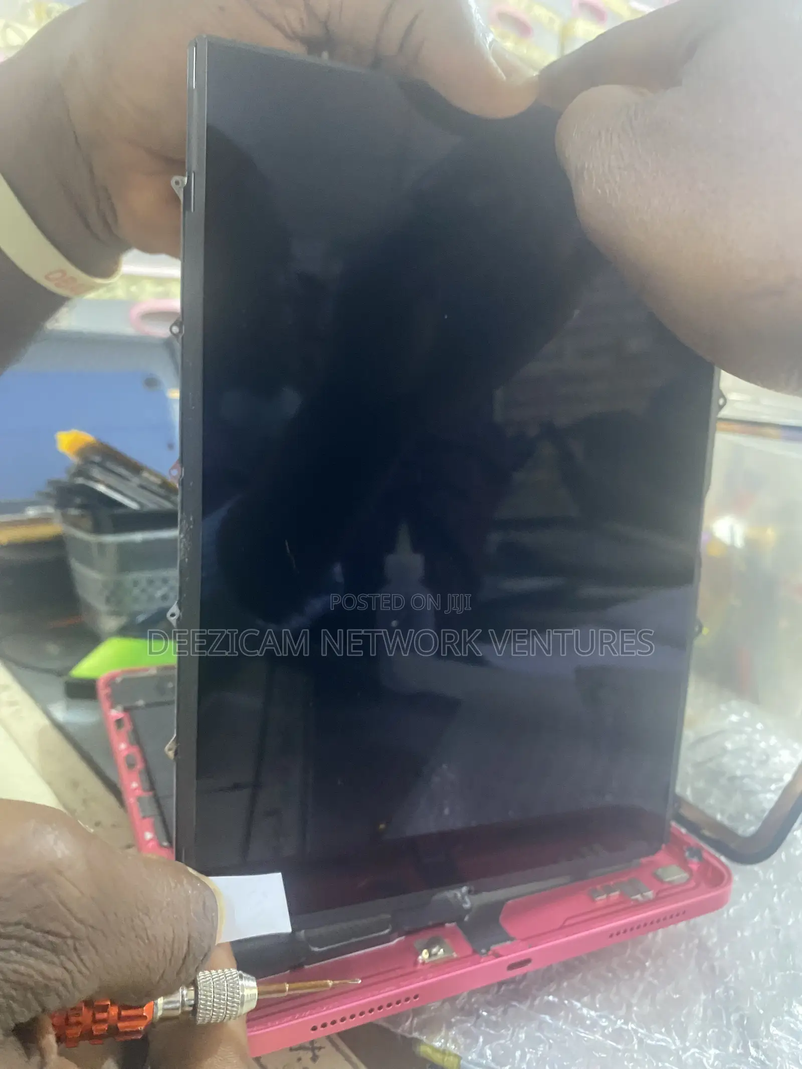 iPad 10.9 Screen
