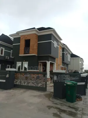 4bdrm Duplex in Fare Park, Sangotedo for rent