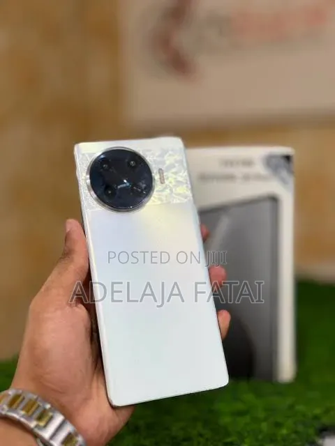Tecno Spark 20 Pro Plus 256 GB White