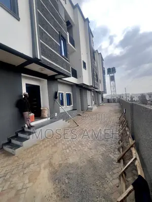 4bdrm Duplex in Guzape District for sale