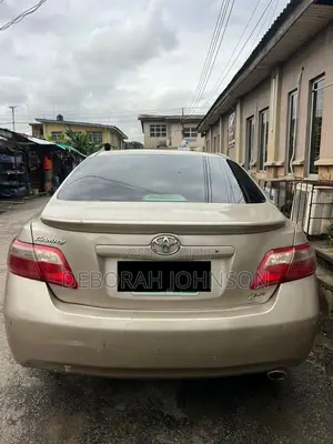 Toyota Camry XLE 4dr Sedan (2.4 4cyl 5A) 2008 Gold