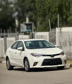 Toyota Corolla L 4dr Sedan (1.8L 4cyl 6M) 2015 White