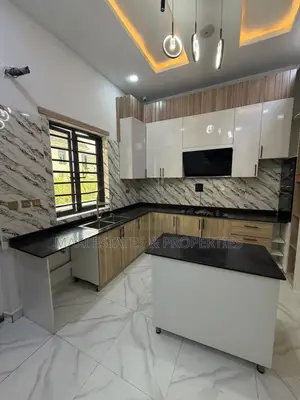 4bdrm Duplex in Orchid, Lagos State for sale