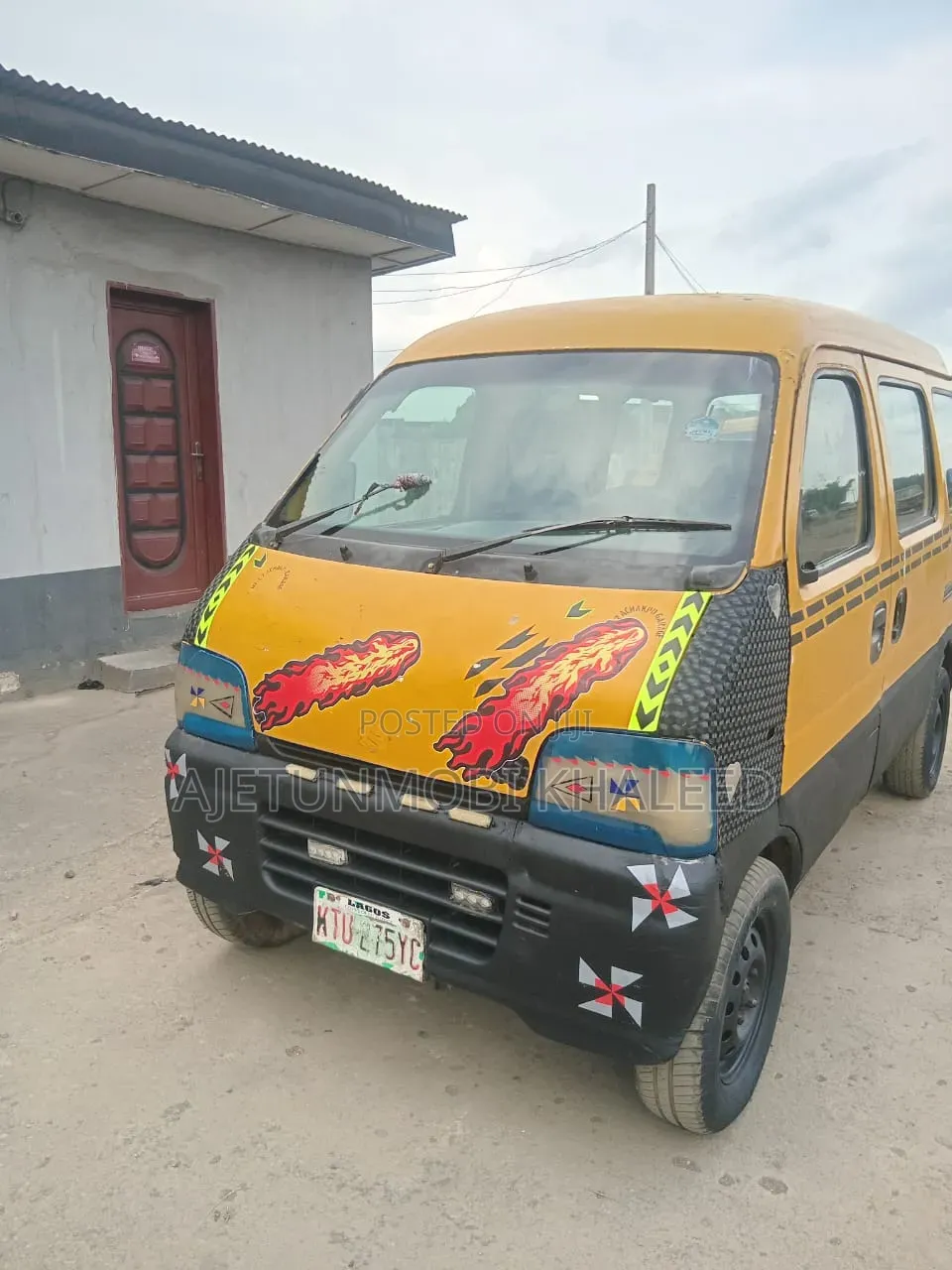 Suzuki APV Minibus 2010 Yellow