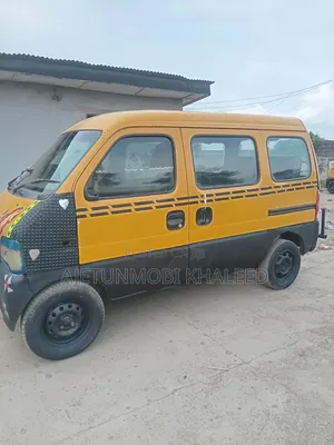 Suzuki APV Minibus 2010 Yellow