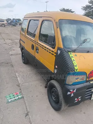 Suzuki APV Minibus 2010 Yellow