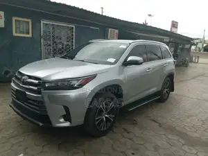 Toyota Highlander 2019 Silver