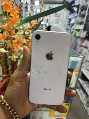 Apple iPhone XR 64 GB White