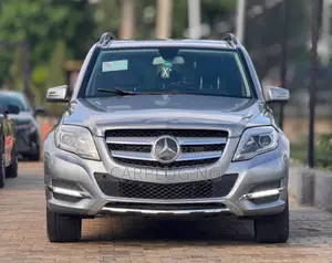 Mercedes-Benz GLK-Class Base GLK 350 4dr AWD 4MATIC (3.5L 6cyl 7A) 2015