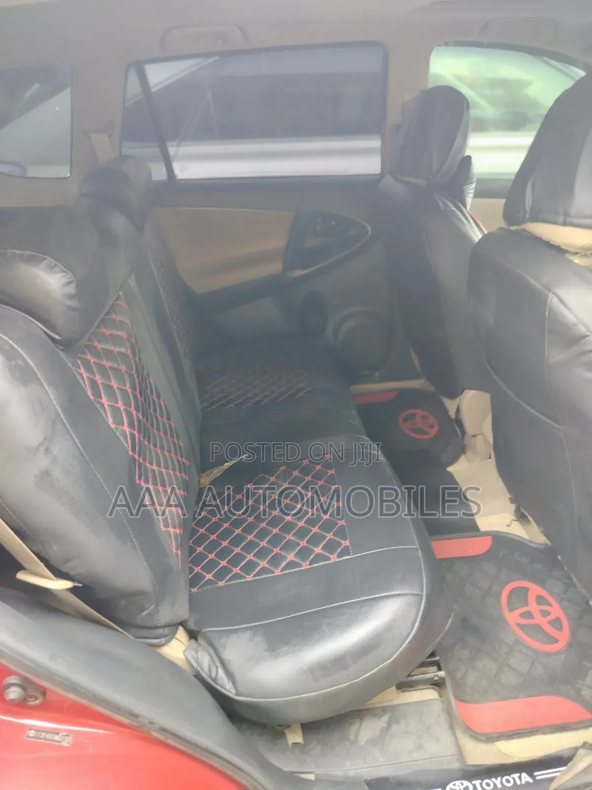 Toyota RAV4 2010 Red