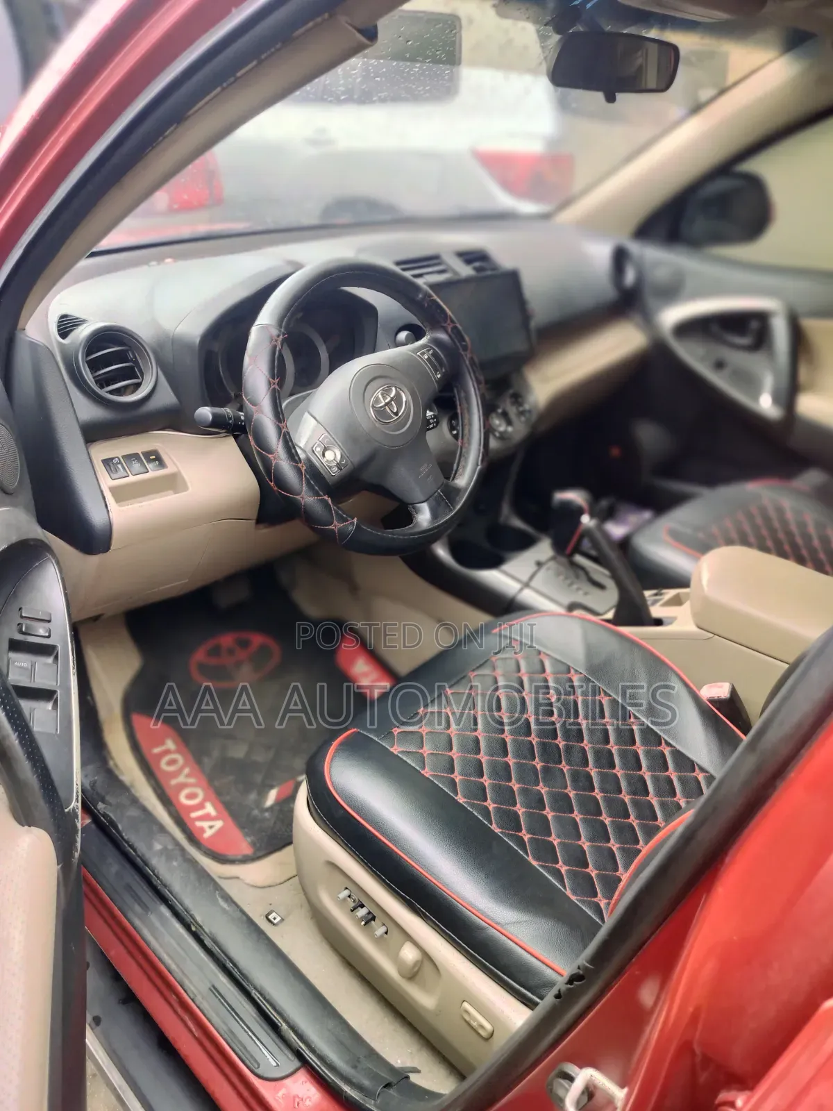 Toyota RAV4 2010 Red