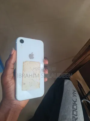 Apple iPhone XR 64 GB White