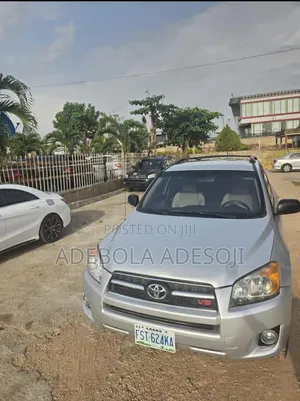 Toyota RAV4 2010 Silver