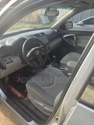Toyota RAV4 2010 Silver