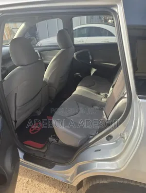 Toyota RAV4 2010 Silver