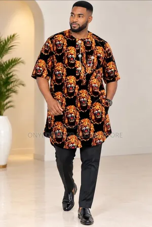 Men's Isiagu Lion Print Black Gold Traditional Wedding Outfit for Men